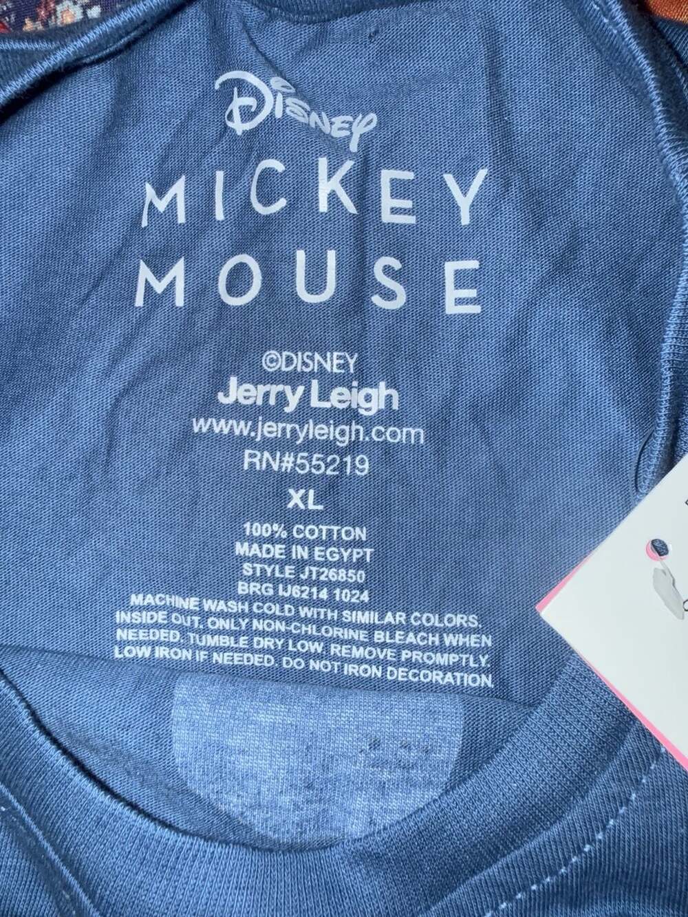Disney Jerry Leigh Cowboy Mickey Mouse "est. 1928" Graphic T-Shirt - Picture 4 of 4